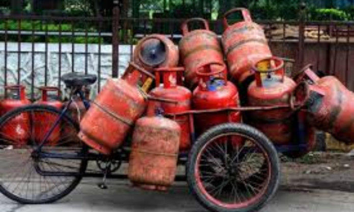 LPG Shortage Halts Main Meals at Delhi HC Lawyers’ Canteen