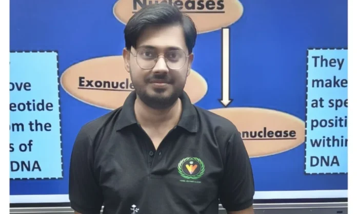 A Salute to a Teacher Who Chose His Students Even in His Hardest Times